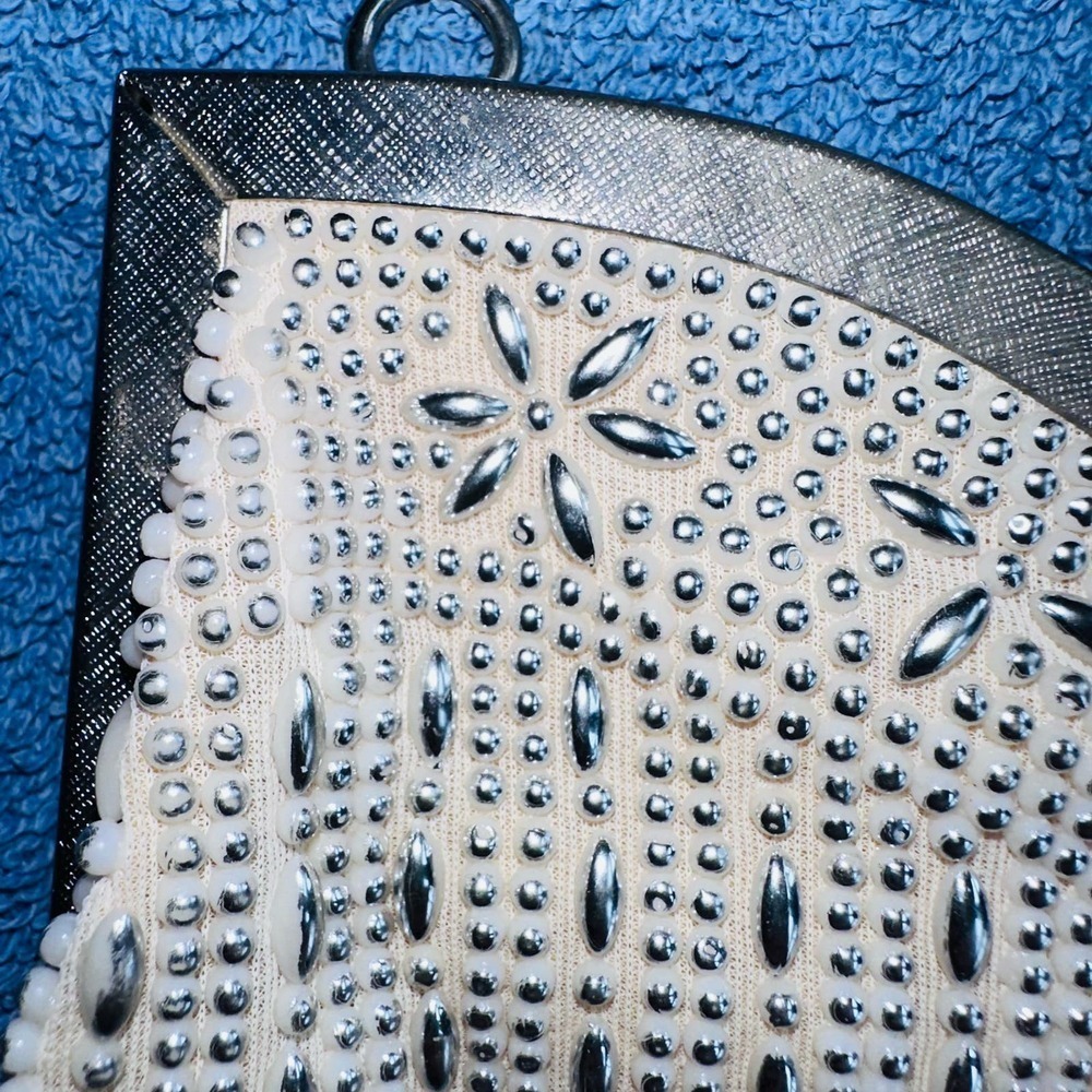 Vintage Silver Tone Beaded Clutch Evening Metal Clasp Purse No Strap - Picture 3 of 8